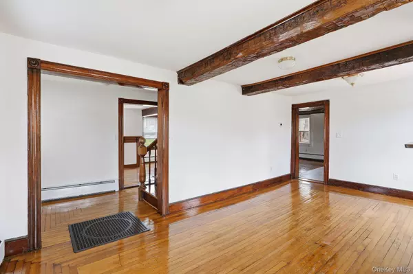 Pine Bush, NY 12566,708 Burlingham RD