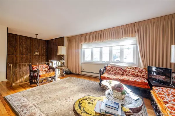 Malverne, NY 11565,212 Lakeview AVE