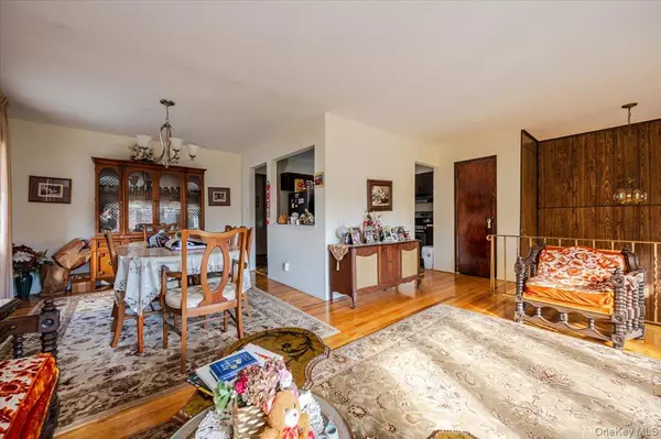 Malverne, NY 11565,212 Lakeview AVE