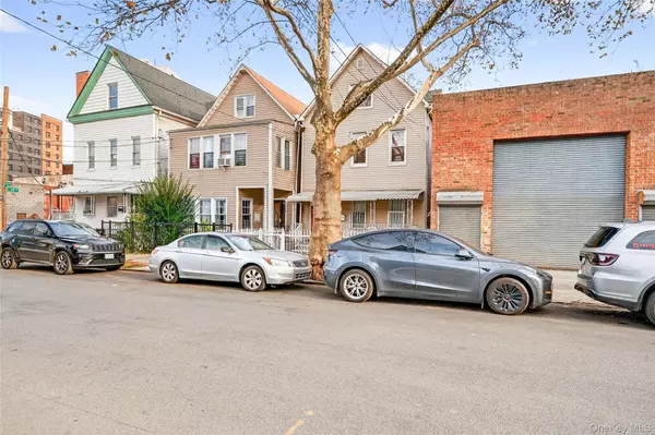 Bronx, NY 10460,372 Bronx Park AVE