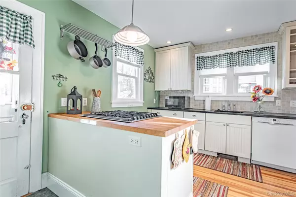 Poughkeepsie, NY 12603,195 Hooker AVE