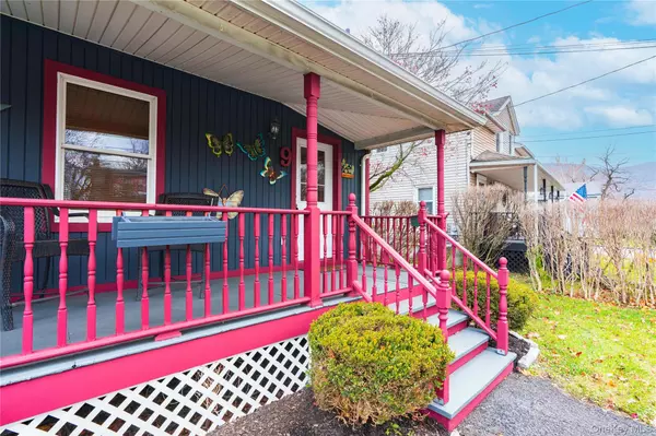 Glenham, NY 12527,9 Maple ST