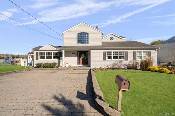 Oakdale, NY 11769,625 Edgewater RD