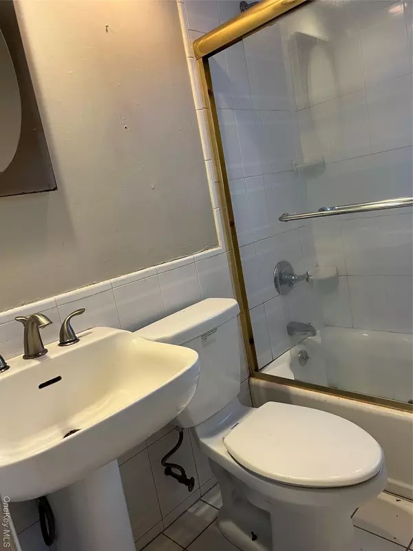 Elmont, NY 11003,41 Kingston ST