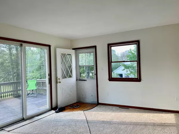 Pine Bush, NY 12566,80 Mallory LN #B