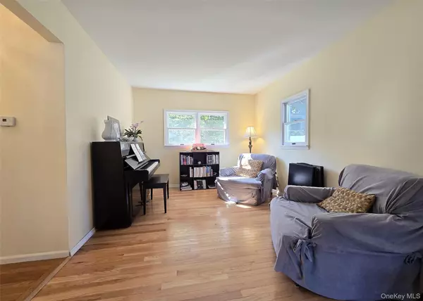 Centereach, NY 11720,119 Noel DR