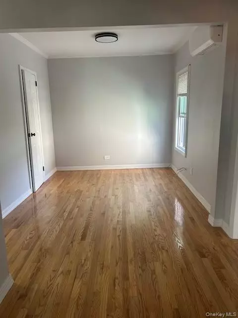 Floral Park, NY 11001,2 McKee ST #3