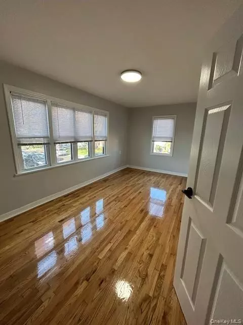 Floral Park, NY 11001,2 McKee ST #3