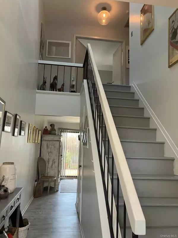 Southampton, NY 11968,50 Hubbard LN #14