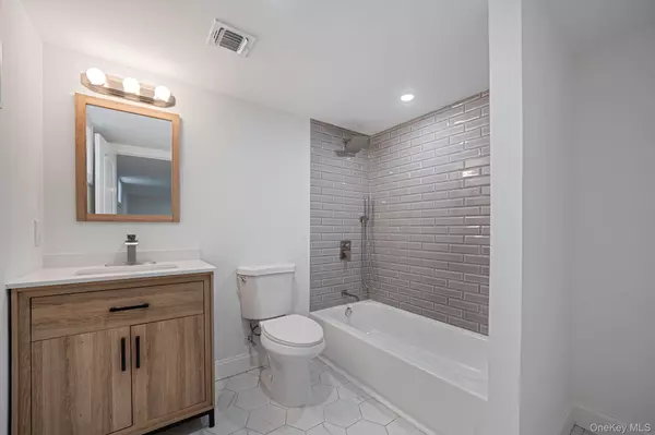 Hicksville, NY 11801,215 W Marie ST