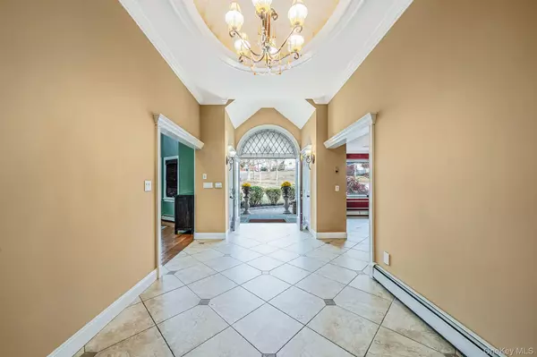 Smithtown, NY 11787,310 Terry RD