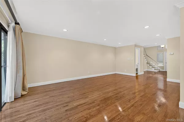 Jericho, NY 11753,7 Meadowood DR