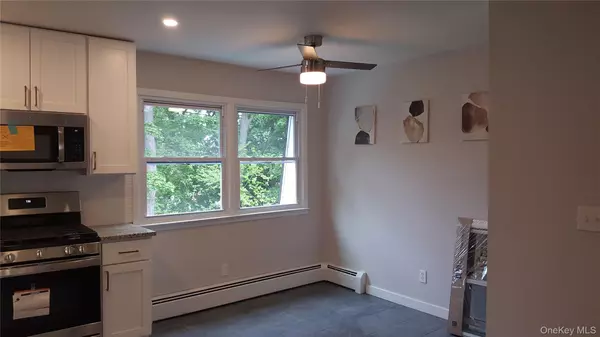 Nanuet, NY 10954,82 Church ST #A