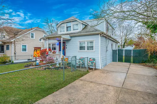 Patchogue, NY 11772,21 S Summit AVE