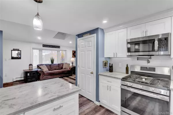 Ronkonkoma, NY 11779,27 Kirby LN