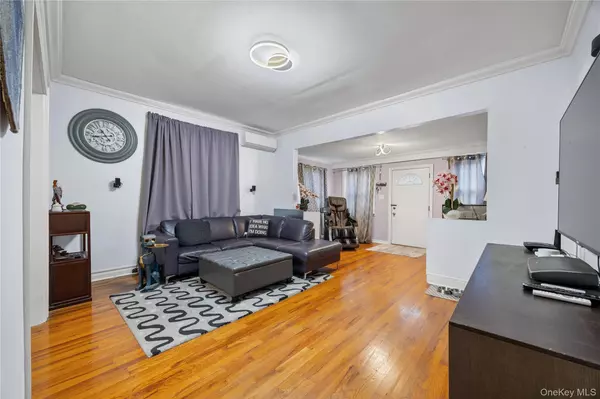 Ozone Park, NY 11417,106-38 95th ST