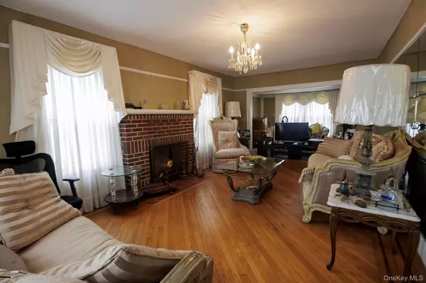 Springfield Gardens, NY 11413,21819 139th AVE