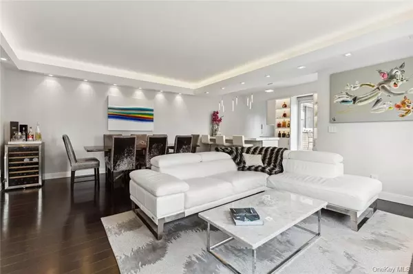 New York (manhattan), NY 10065,205 East 63rd ST #PHE