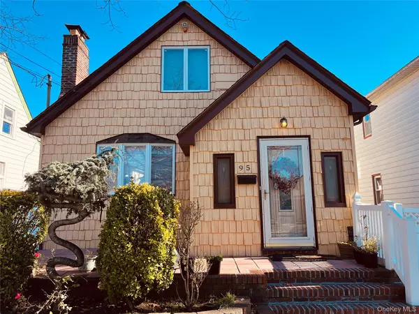 95 Liberty BLVD, Valley Stream, NY 11580