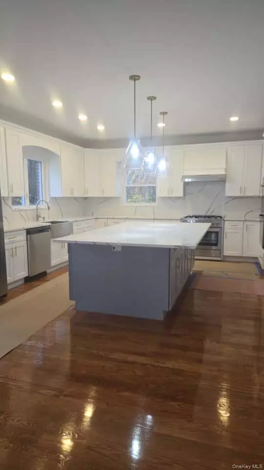 Yonkers, NY 10704,23 Sunlight HL