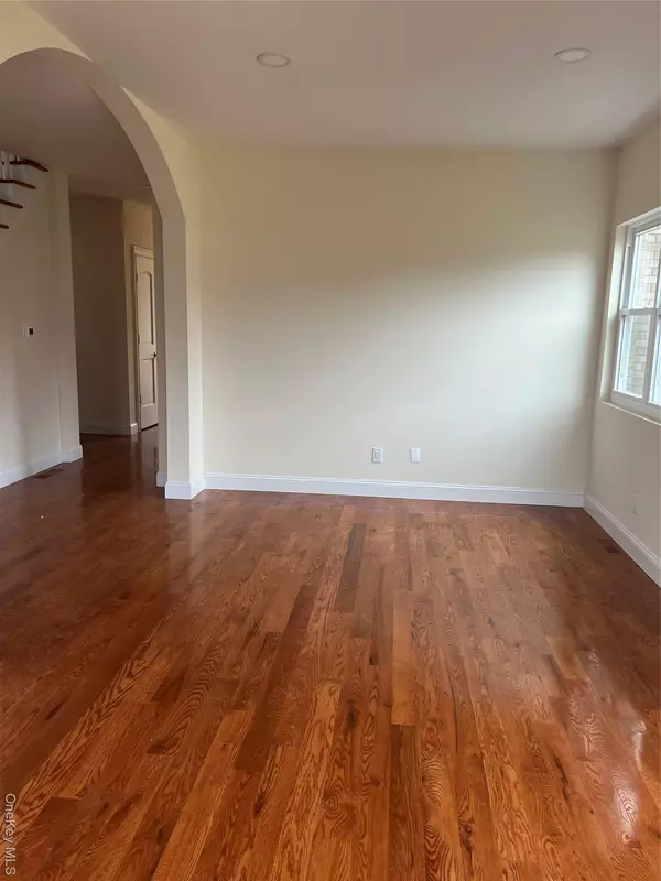 Yonkers, NY 10704,23 Sunlight HL