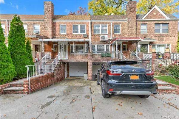 195-31 39 AVE, Flushing, NY 11358