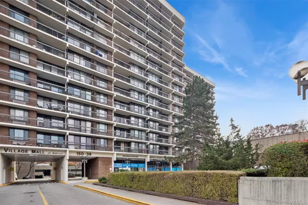 150-38 Union TPKE #1R, Kew Garden Hills, NY 11367