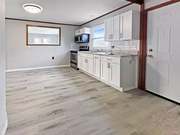 Hauppauge, NY 11788,143 Walter AVE