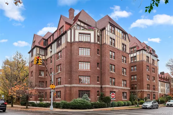 Forest Hills, NY 11375,150 Burns ST #2D