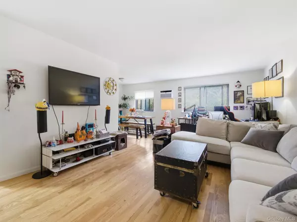 Pomona, NY 10970,3 Brevoort DR #1C