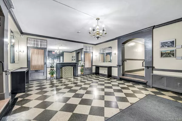 Forest Hills, NY 11375,72-34 Austin ST #F10