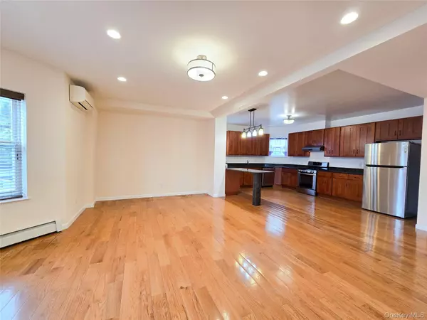 Flushing, NY 11354,35-35 155 ST