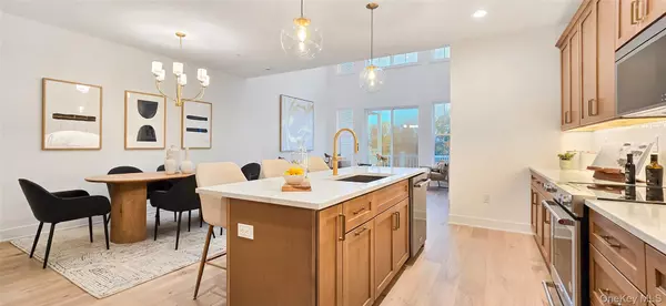 2076 Summit LOOP #73, Carmel, NY 10512