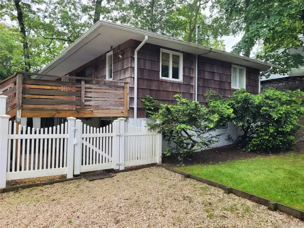 Rocky Point, NY 11778,31 Apricot RD