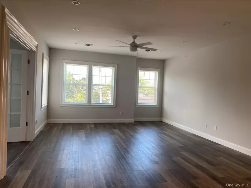 840 Montauk HWY #3C, Copiague, NY 11726