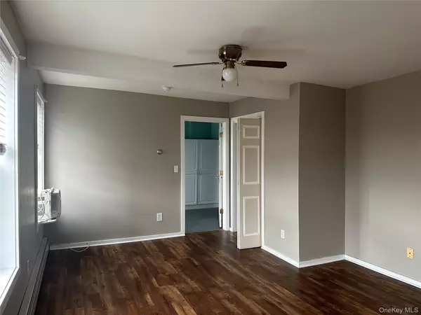 Chester, NY 10918,26 Main ST