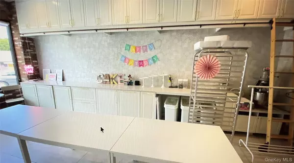 Bronxville, NY 10708,494 New Rochelle RD