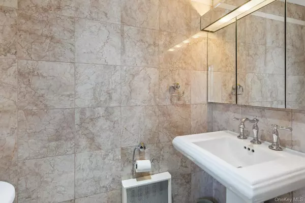 Bayside, NY 11360,24-56 Little Neck BLVD