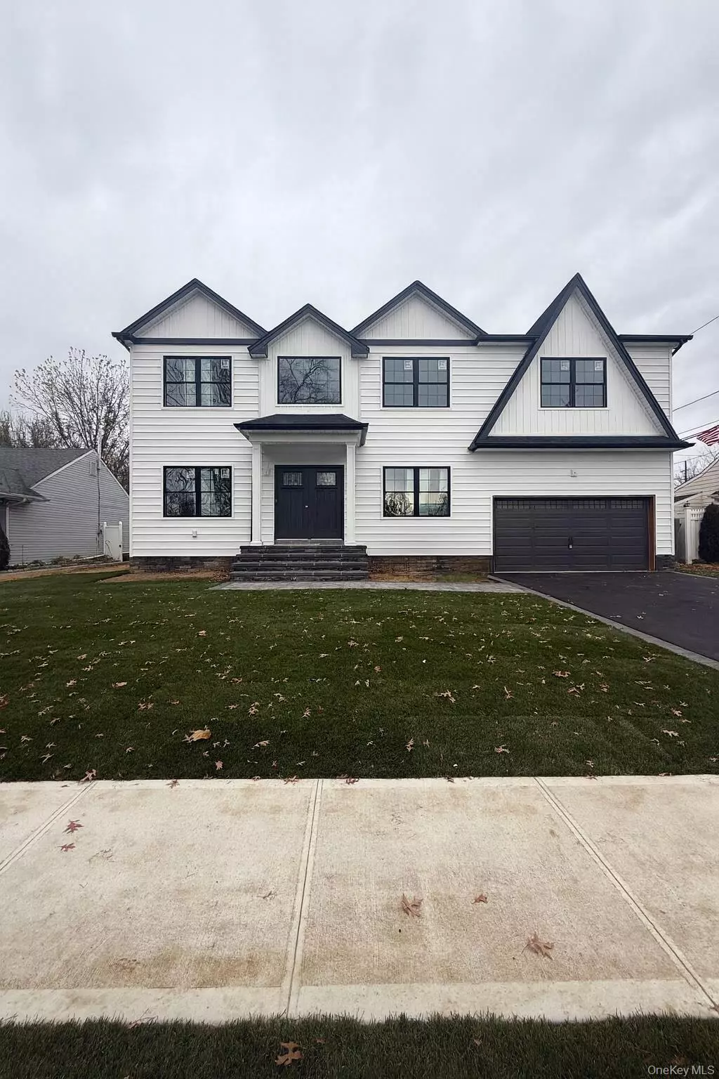 Wantagh, NY 11793,3421 Hawthorne DR