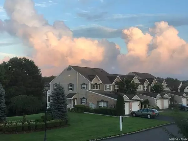 Port Jefferson Station, NY 11776,109 Village Green DR #109