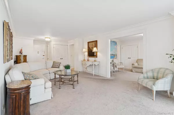 Bayside, NY 11360,17-85 215th ST #15M