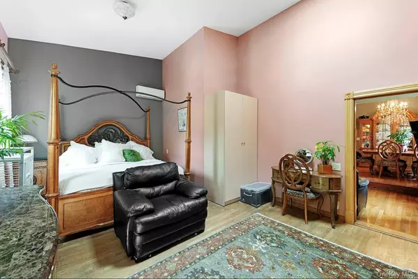 Astoria, NY 11103,31-47/49 43rd ST