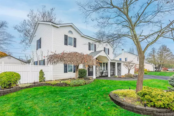 Lake Grove, NY 11755,42 Tulip Grove DR