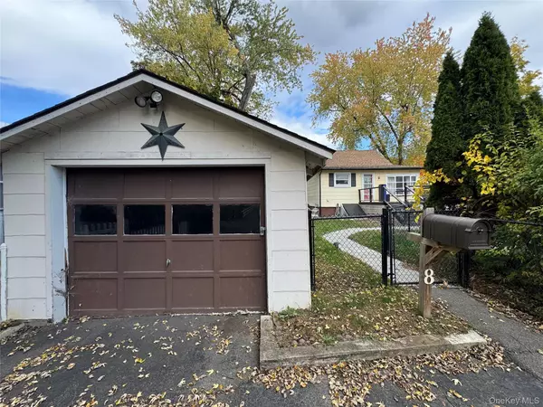 Hudson, NY 12534,8 E Marie ST