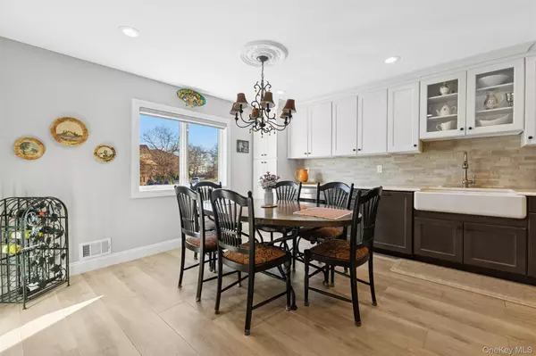 Staten Island, NY 10304,56 Stonegate DR