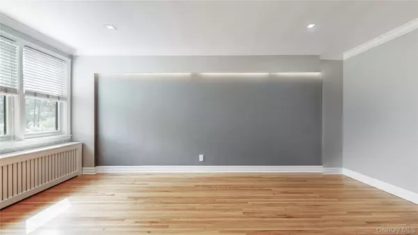 Forest Hills, NY 11375,67-04 Selfridge ST #2nd Fl