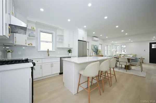 Rego Park, NY 11373,60-43 Wetherole ST