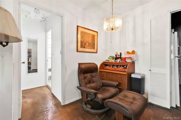 New York (manhattan), NY 10003,77 E 12 ST #17K