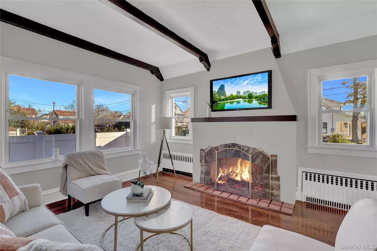 Freeport, NY 11520,64 W Milton ST