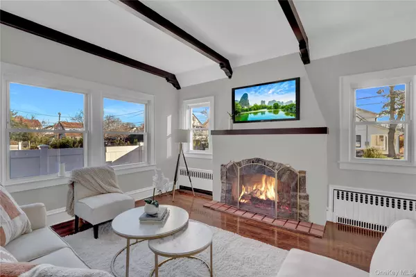 64 W Milton ST, Freeport, NY 11520